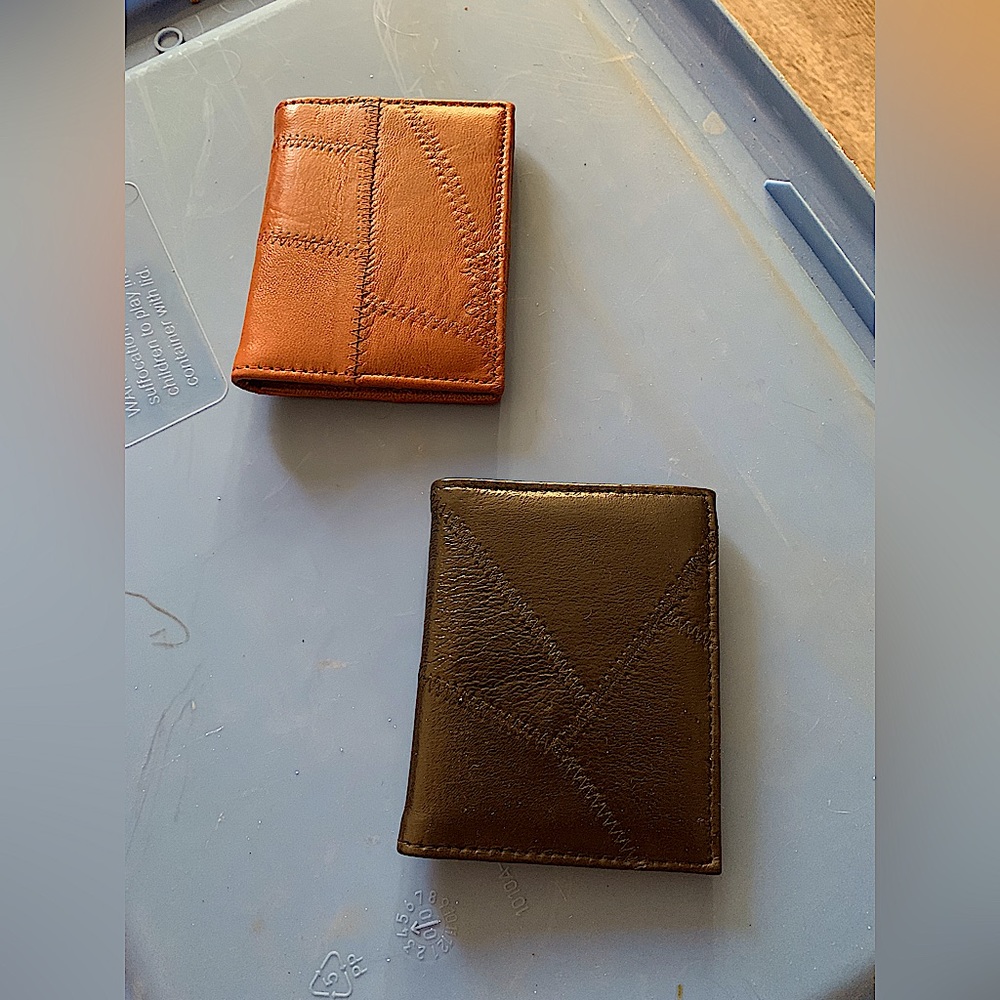 2 Ambassador Design wallets NWOT - Picture 4 of 5